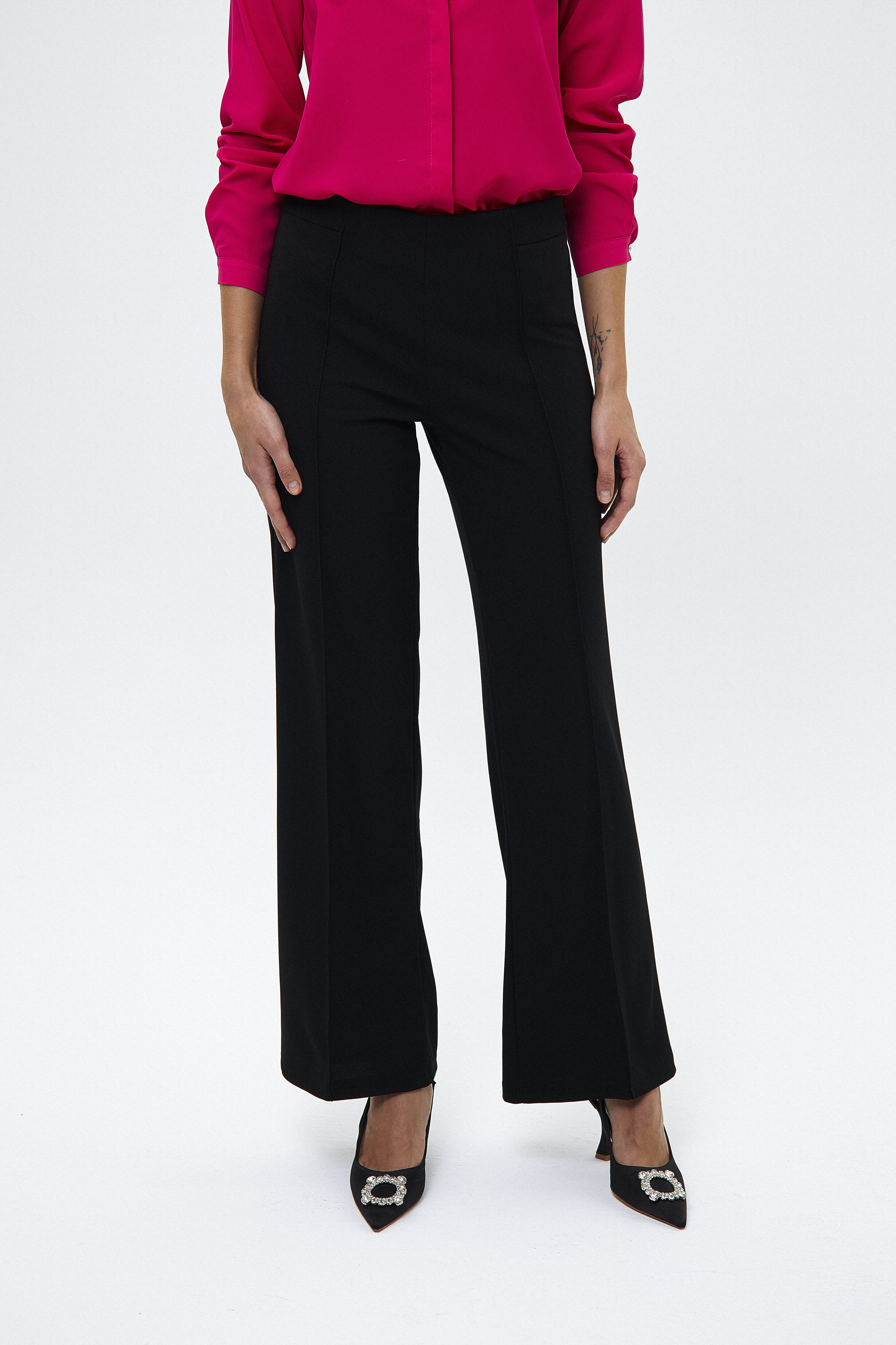 Önü Dikiş Detaylı Yanı Fermuarlı Esnek Likralı Kumaş Pantolon