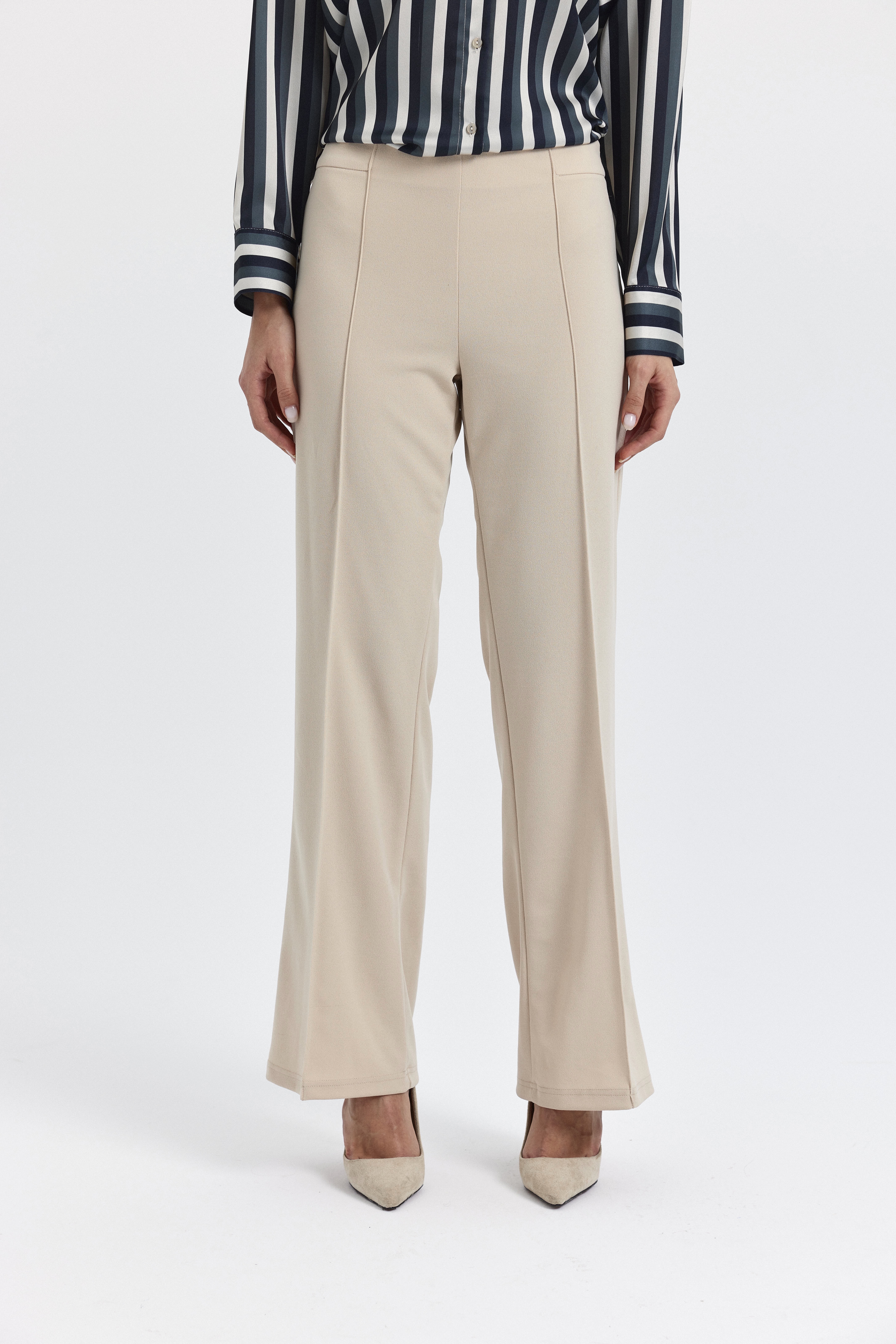 Önü Dikiş Detaylı Yanı Fermuarlı Esnek Likralı Kumaş Pantolon