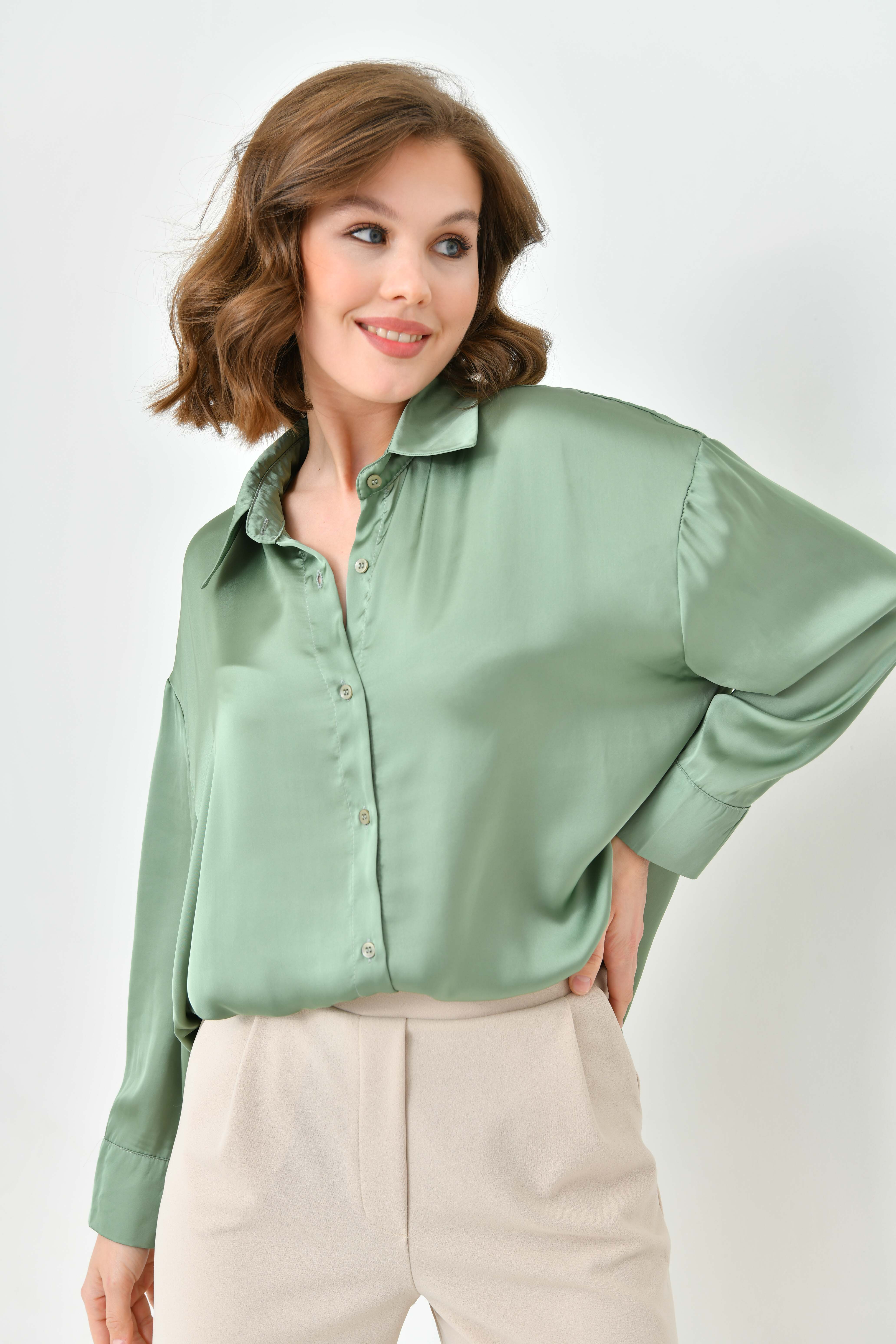 Kadın Salaş Oversize Kesim İpek Saten Gömlek