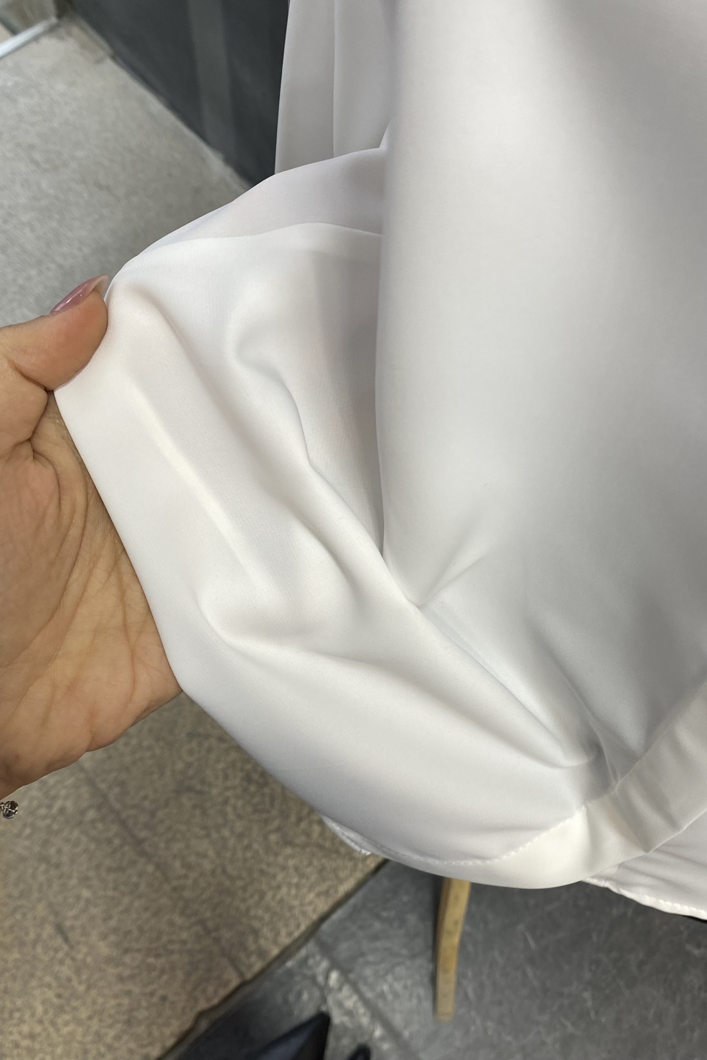 Yakası Taşlı Basic İç Göstermeyen Şık Gömlek